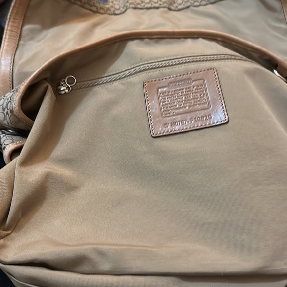 LARGE COACH PURSE - Picture 6 of 10